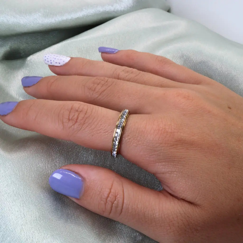 Anxiety Ring (Spark) Goud op model