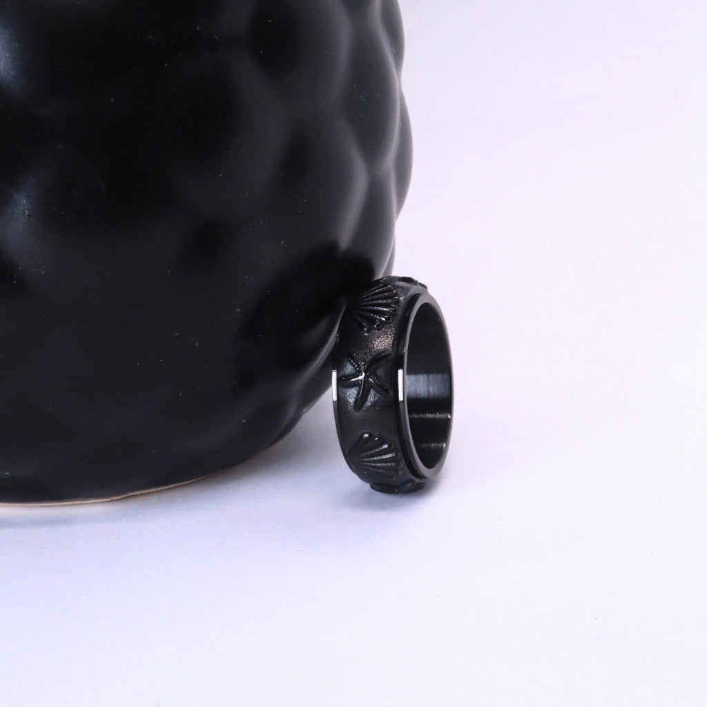 Anxiety Ring (Strand) Zwart sfeerbeeld