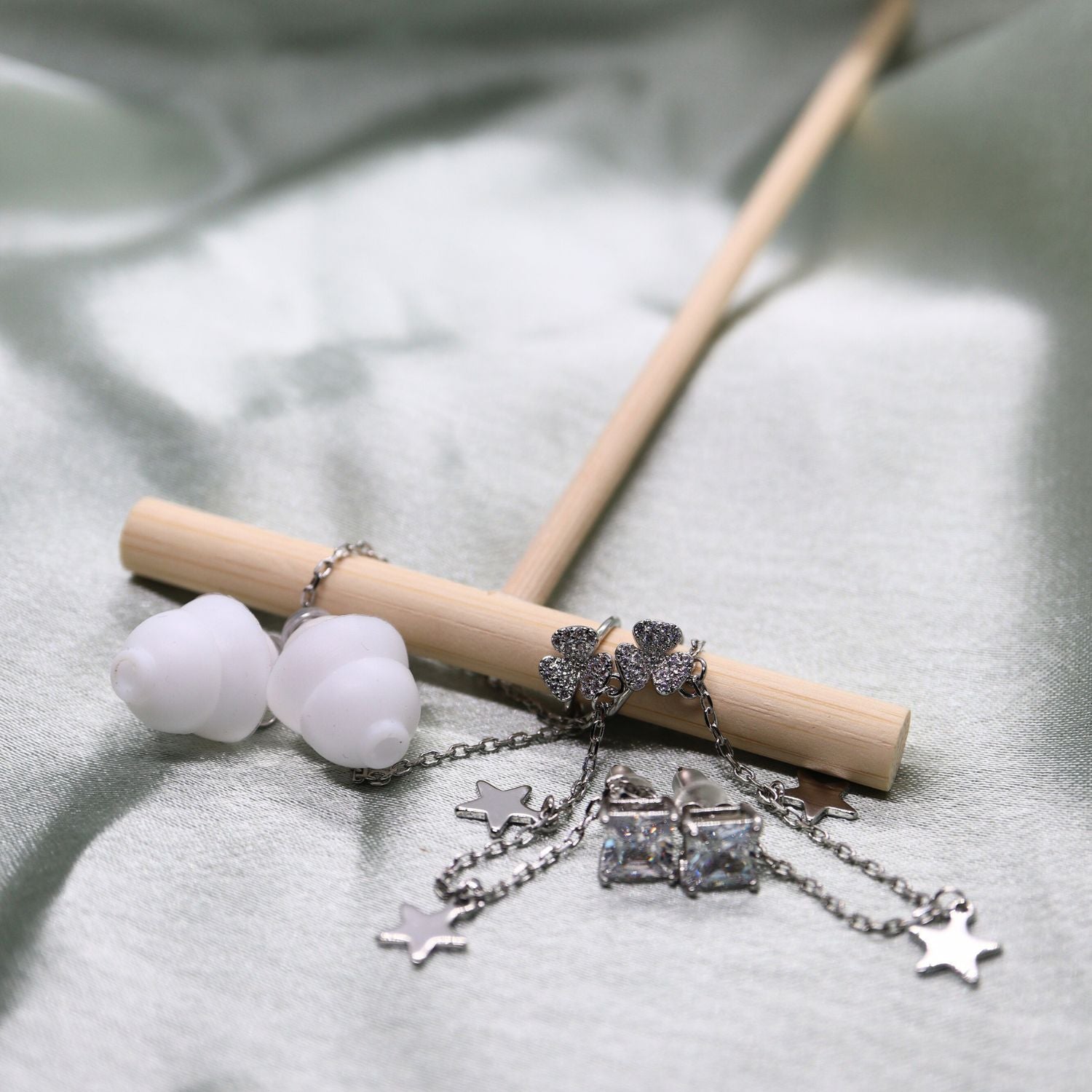 Earcuffs Oorbellen Voor Oordopjes (Ster) Zilverkleurig Sfeerbeeld