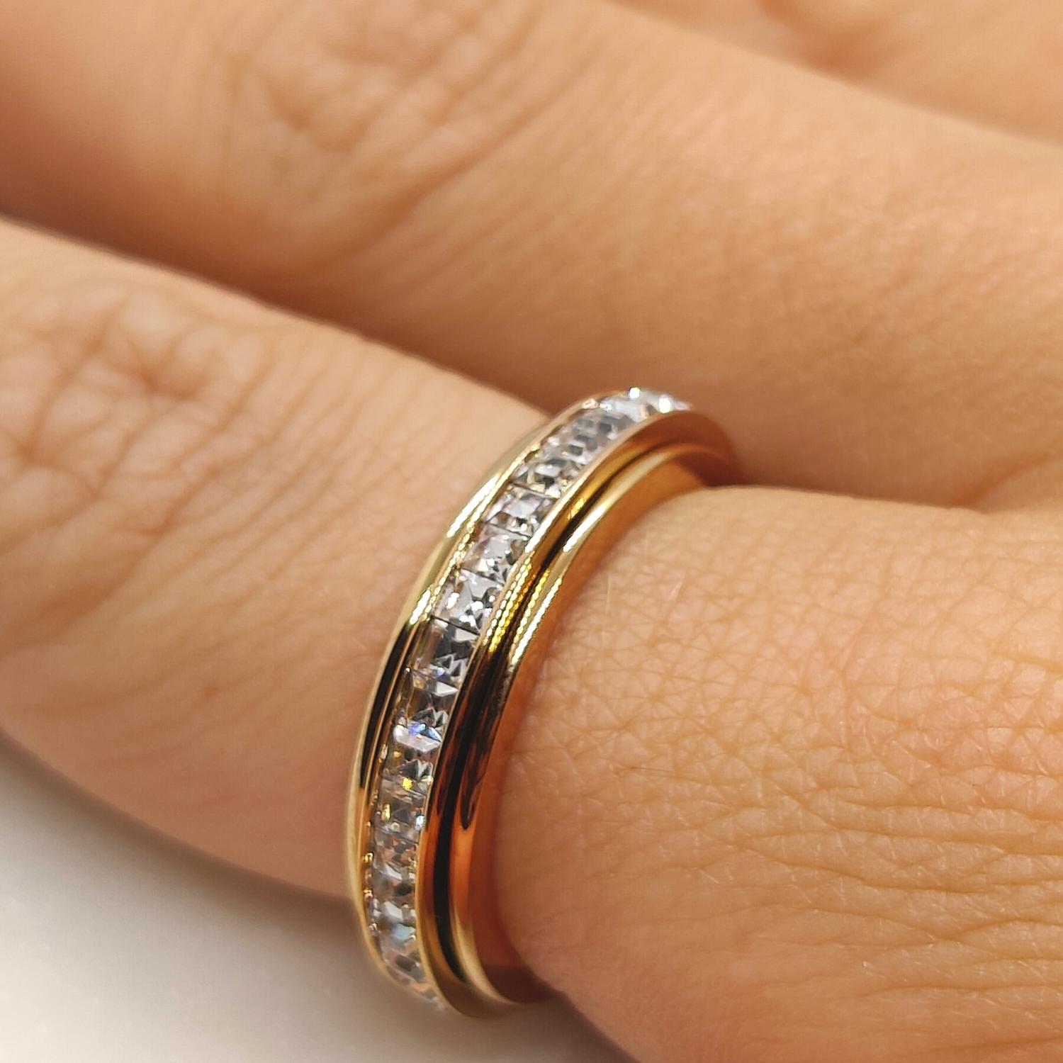 Anel de ansiedade (Steentjes) Goud om vinger